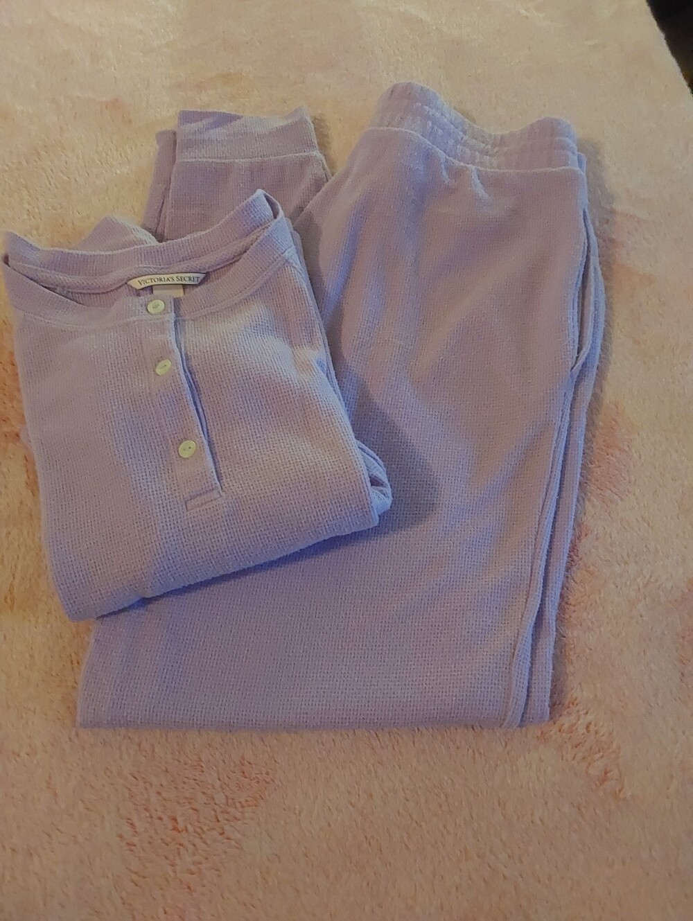 🌺 Like New Victoria's Secret Lilac Two-Piece Pajama Set